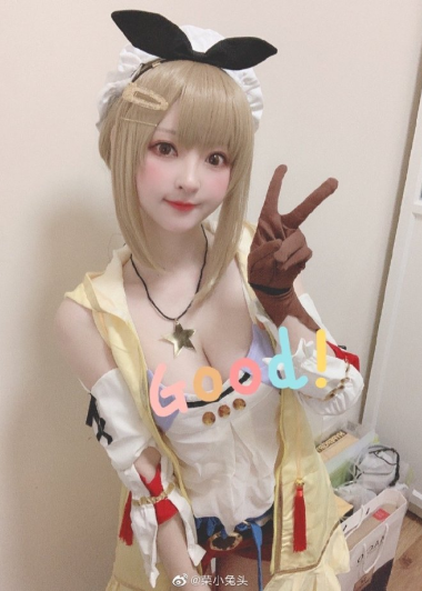 荣小兔头多少岁了，荣小兔头真实资料