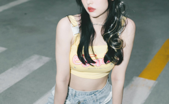 知名女主播树奈奈再醉酒上热搜！直播间称谁送办卡谁傻！