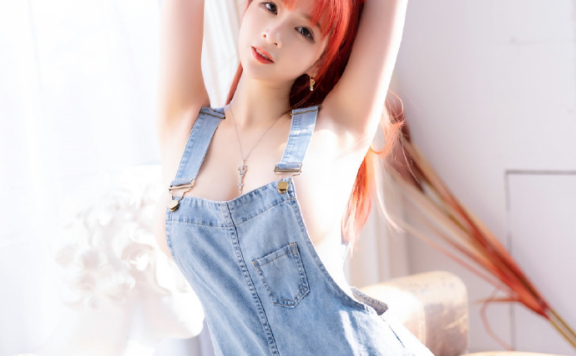 叉子宝宝穿得最少的照片居然是背带裤系列